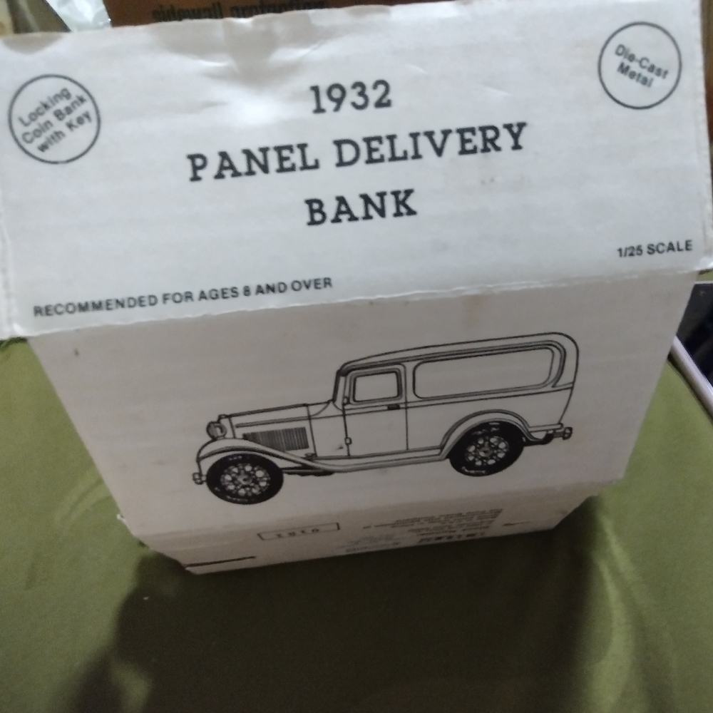 1932 panel delivery bank with key